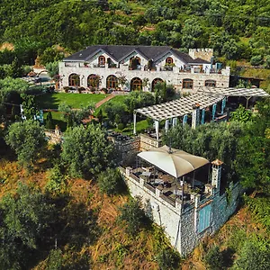 Çiftlik konaklama Chateau Fasel, Tiran