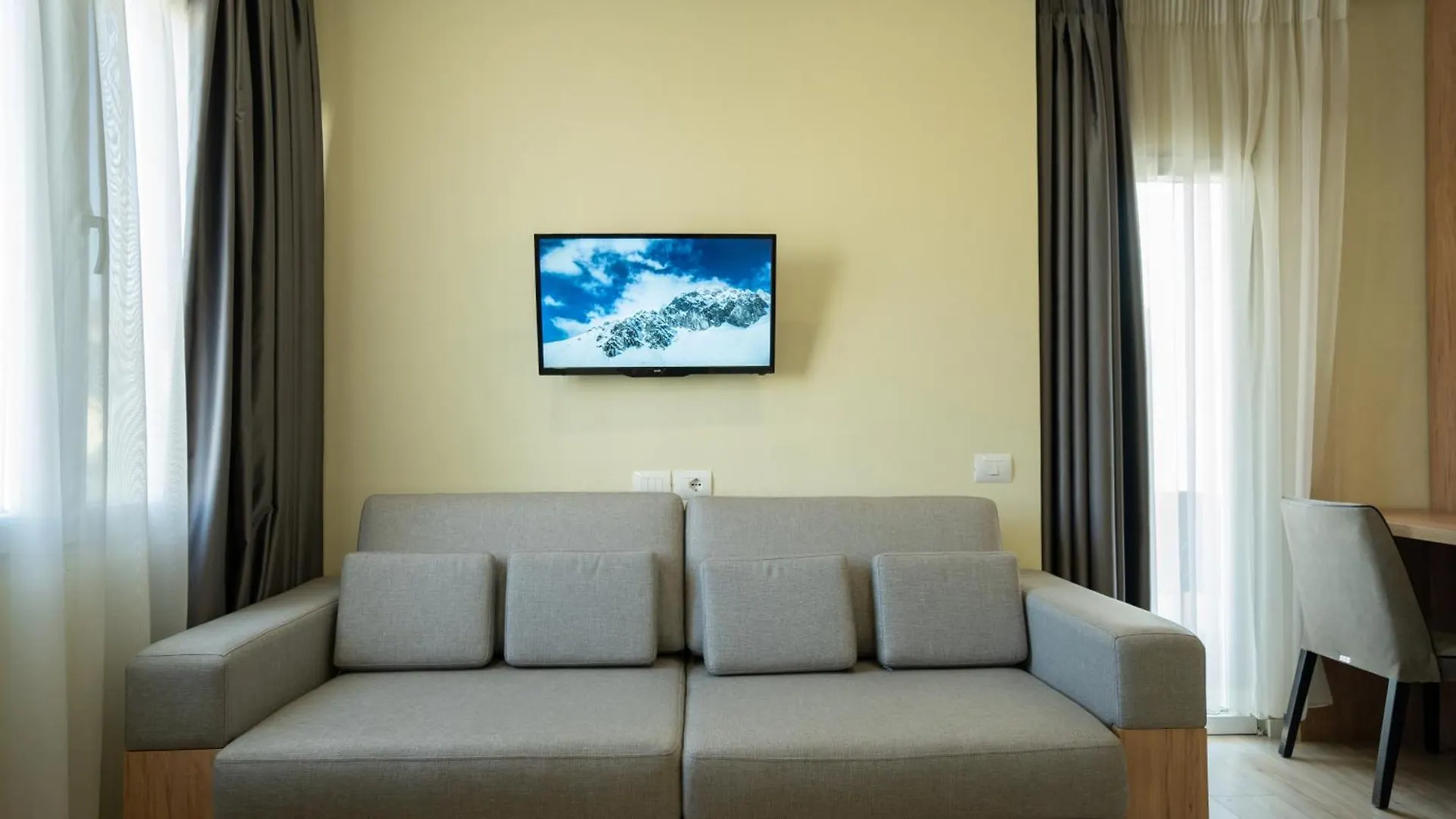 F&M Hotel 2 Tirana